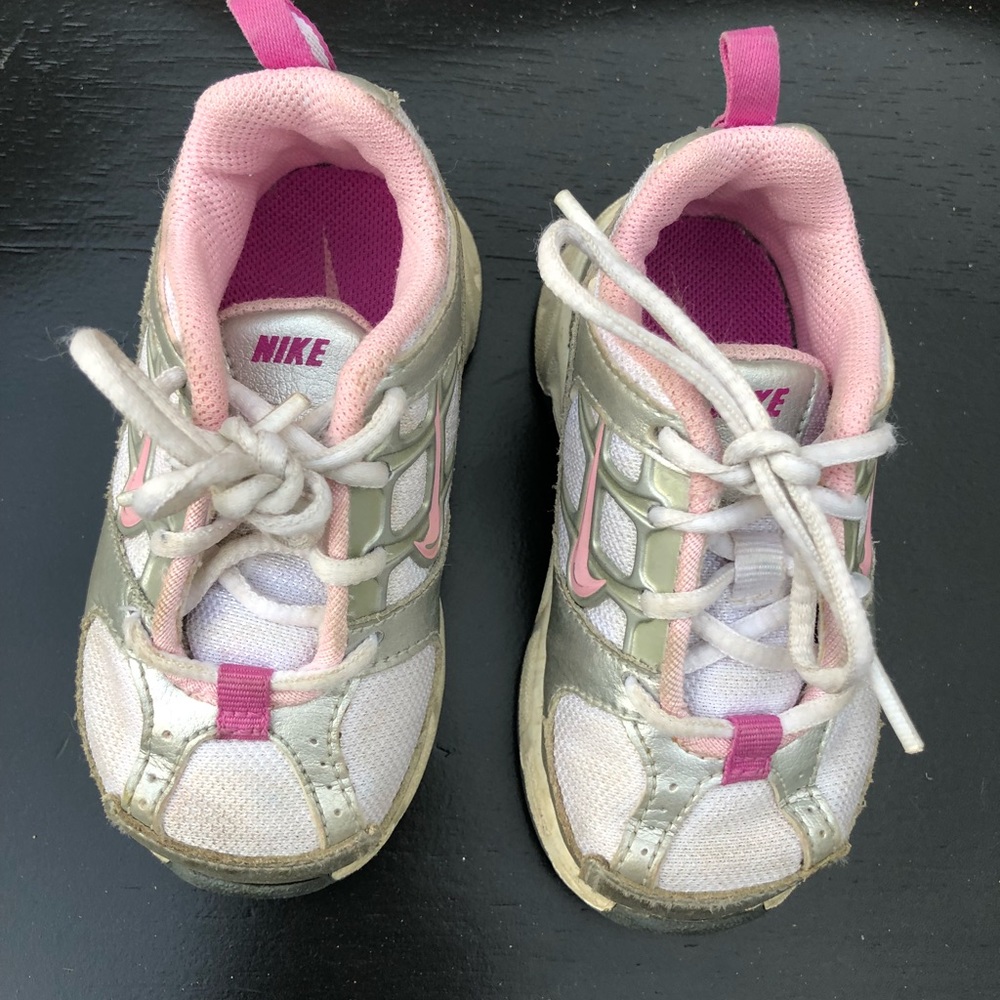 Toddler Nike. Size 6